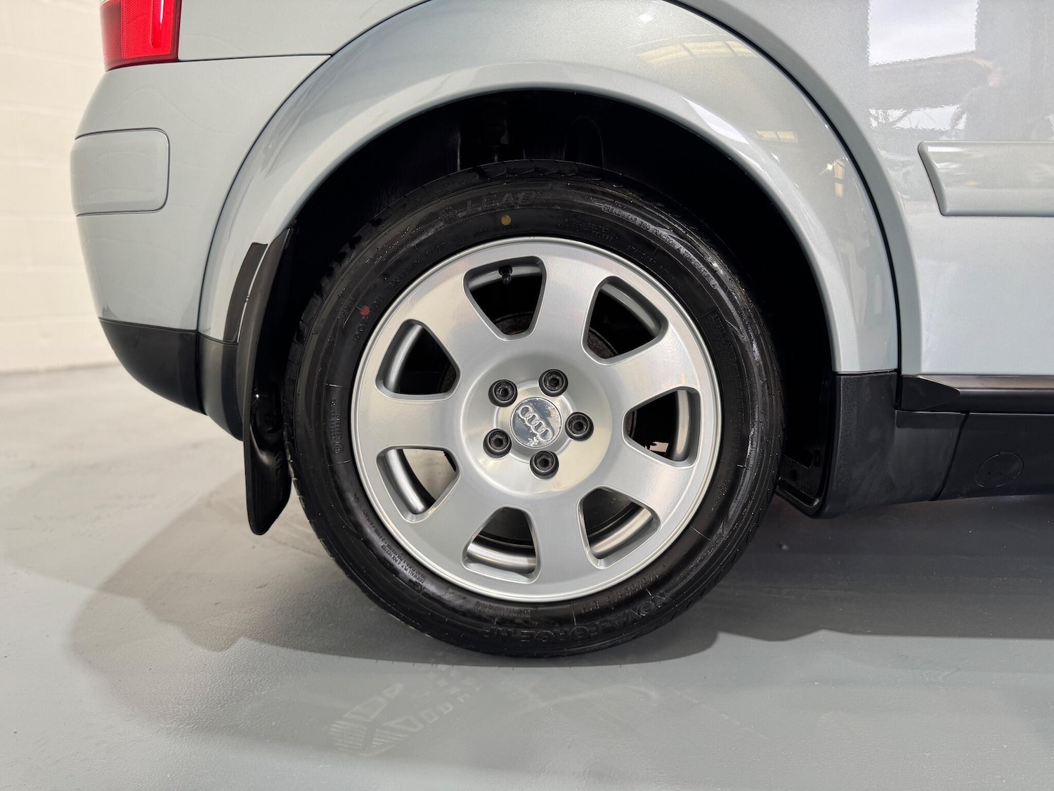 Used Audi A2 2001 for sale - 76803559: Photo 25