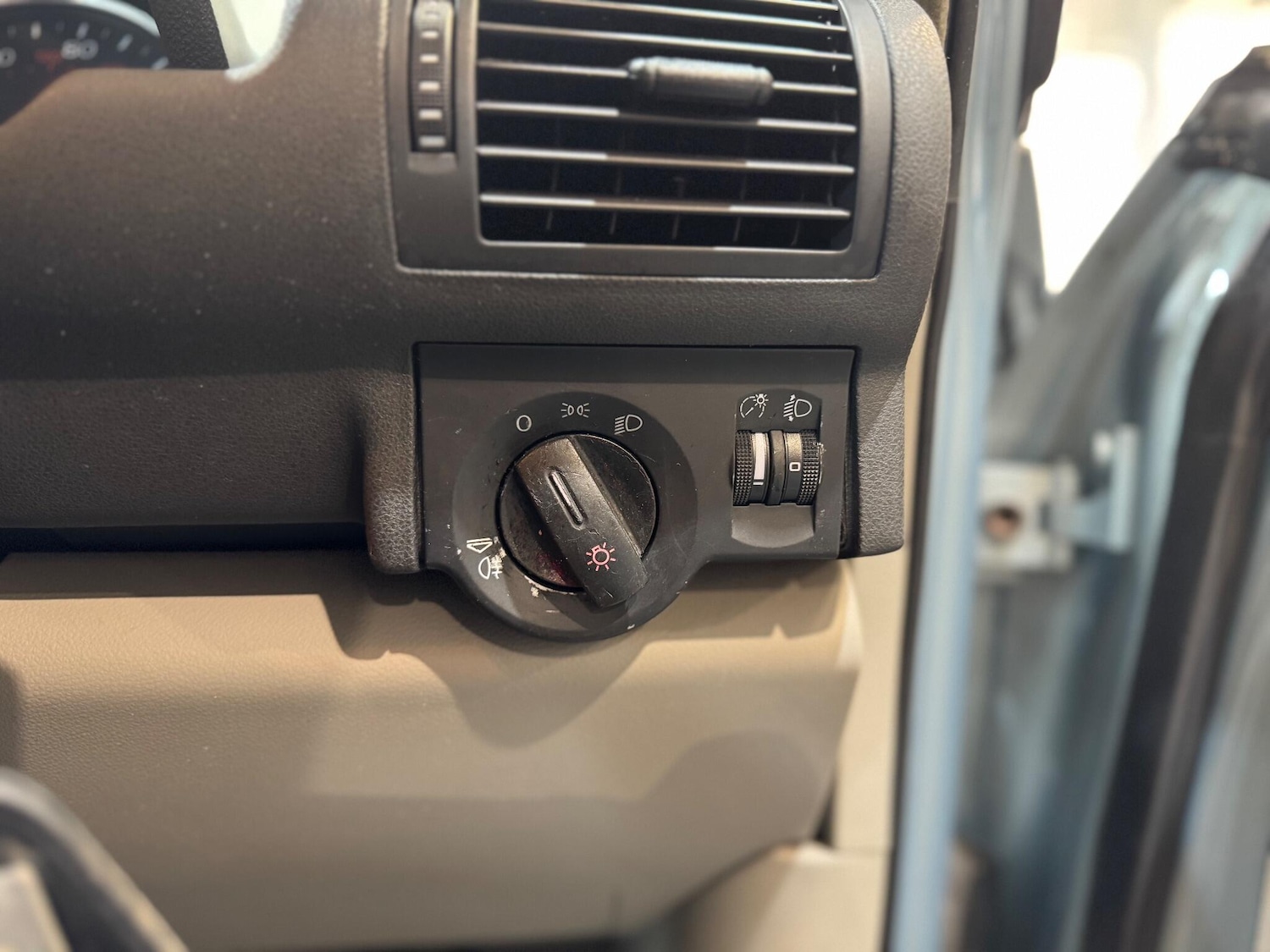 Used Audi A2 2001 for sale - 76803559: Photo 53