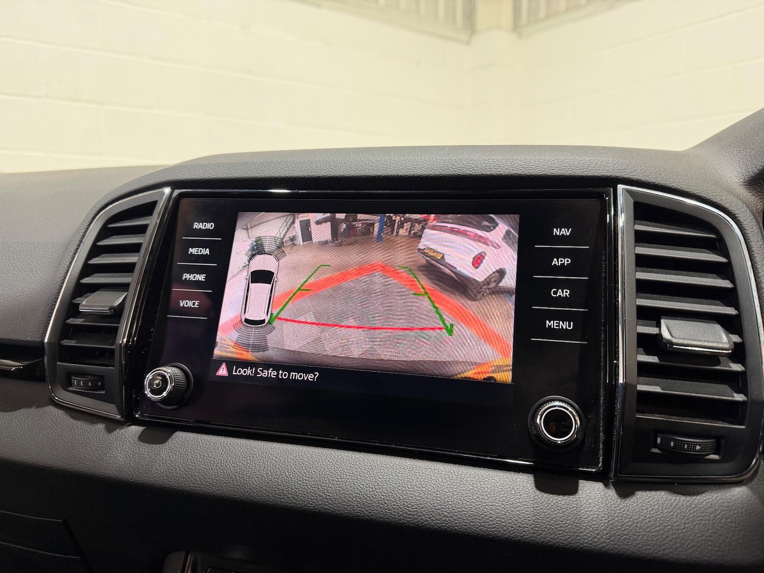 Used Skoda Karoq 2018 for sale - 77074160: Photo 42