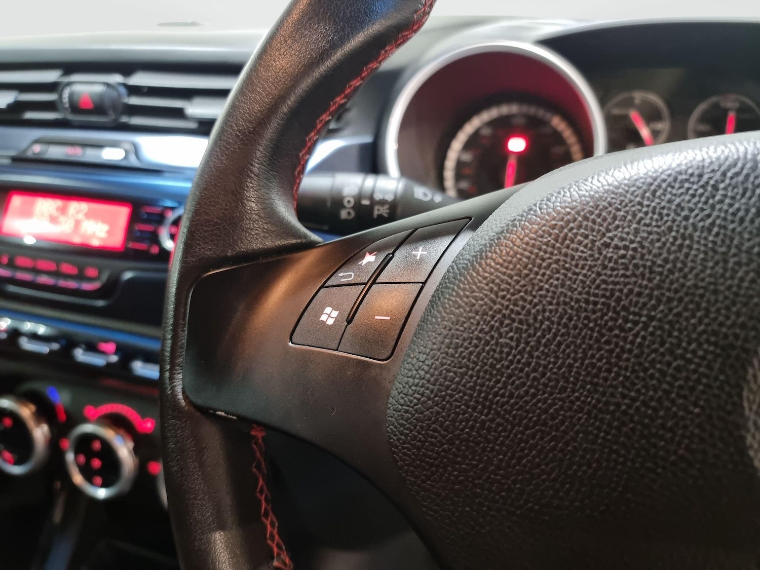 Used Alfa Romeo Giulietta 2013 for sale - 77376373: Photo 38