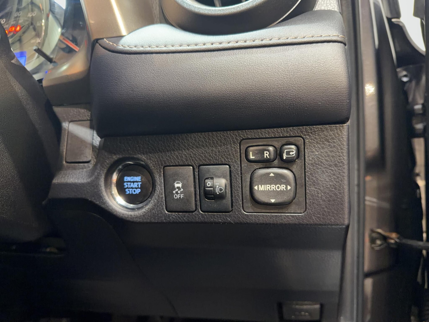 Used Toyota RAV4 2013 for sale - 78046839: Photo 39