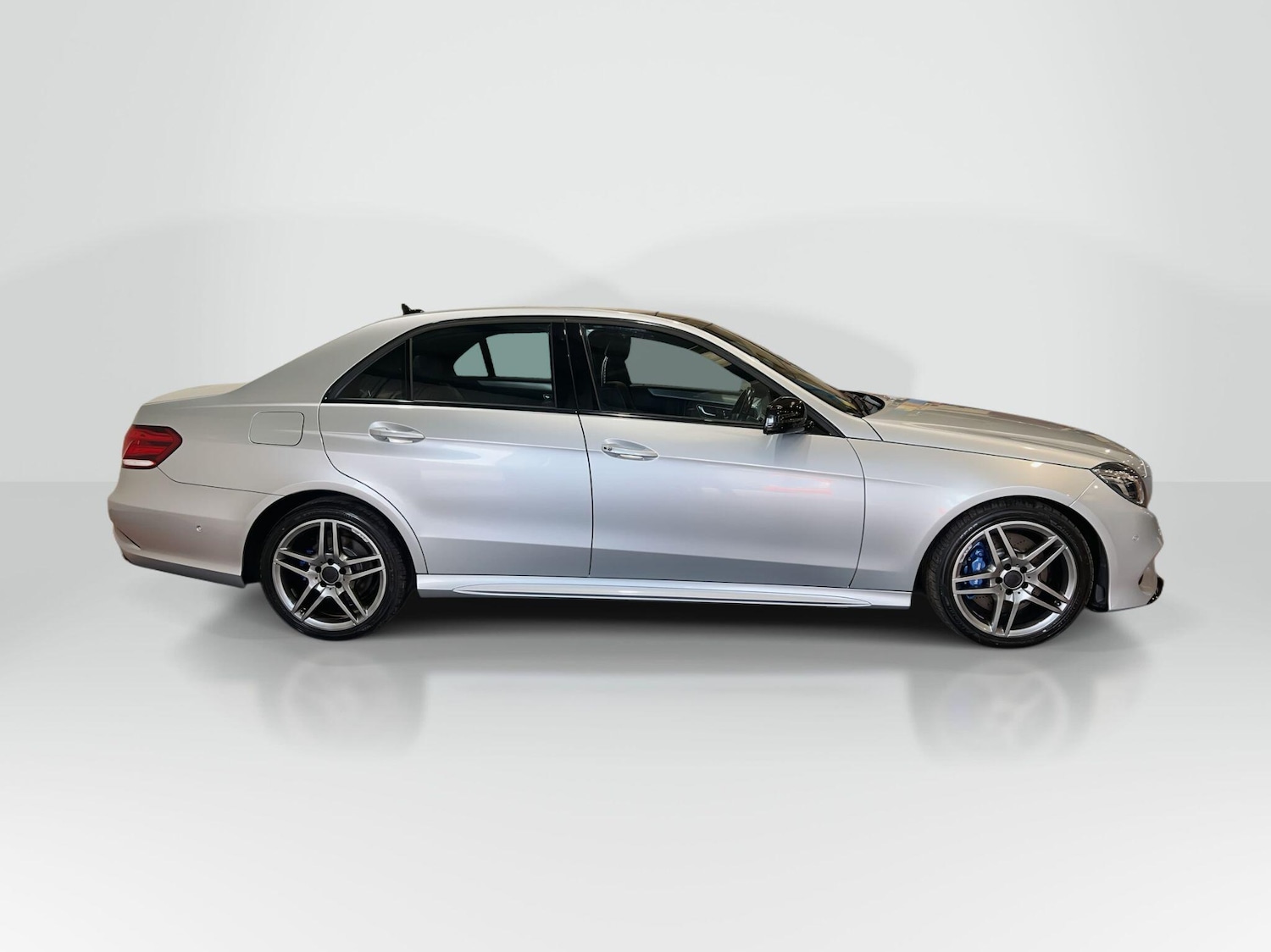 Used Mercedes-Benz E Class 2016 for sale - 77882267: Photo 2