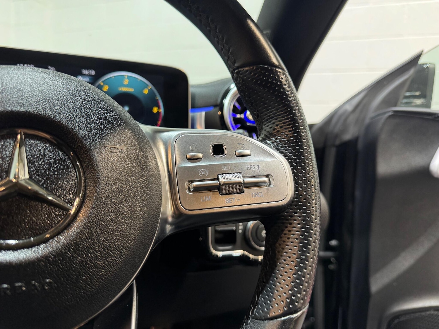 Used Mercedes-Benz CLA 2019 for sale - 76803570: Photo 64