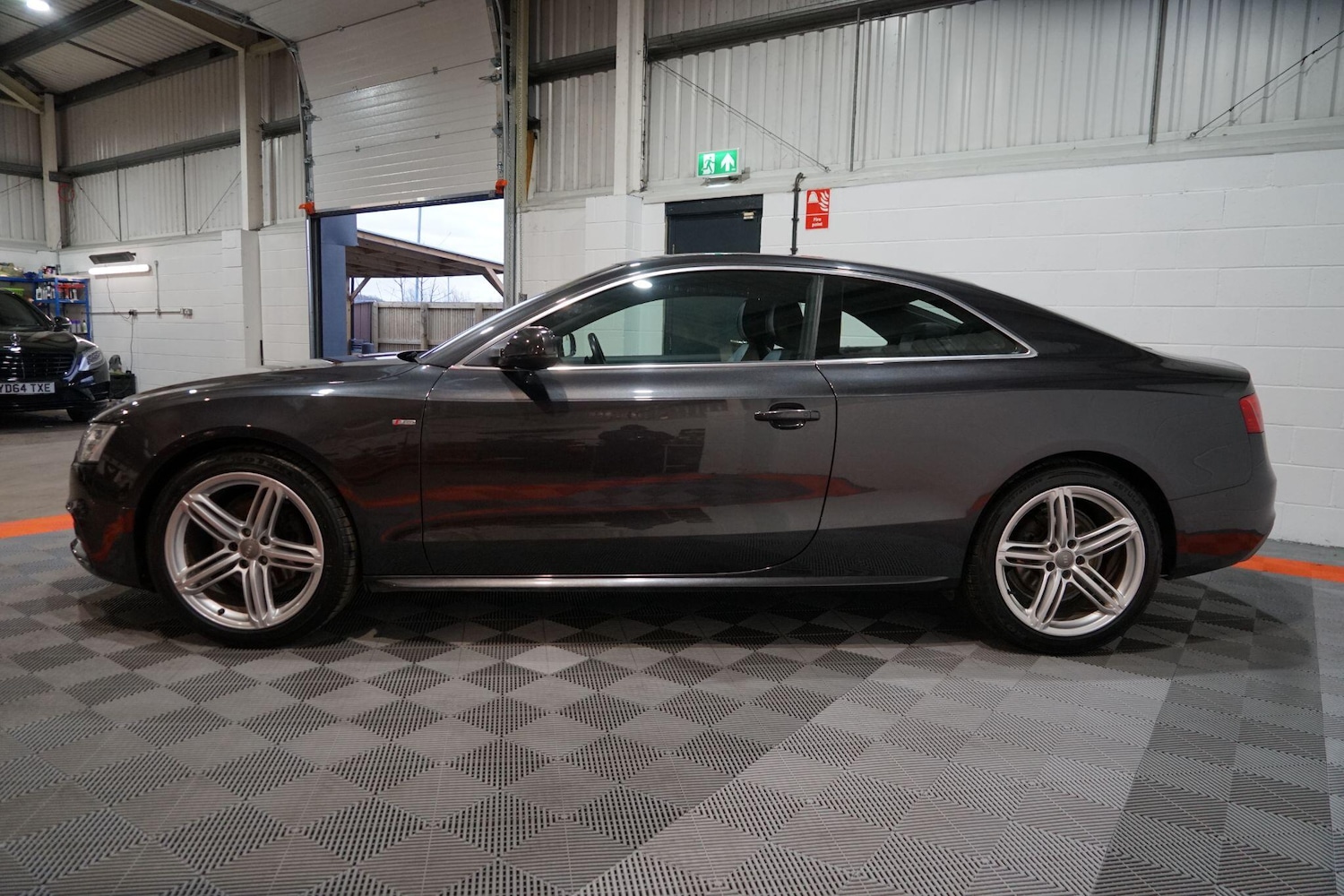 Used Audi A5 2014 for sale - 76913511: Photo 2