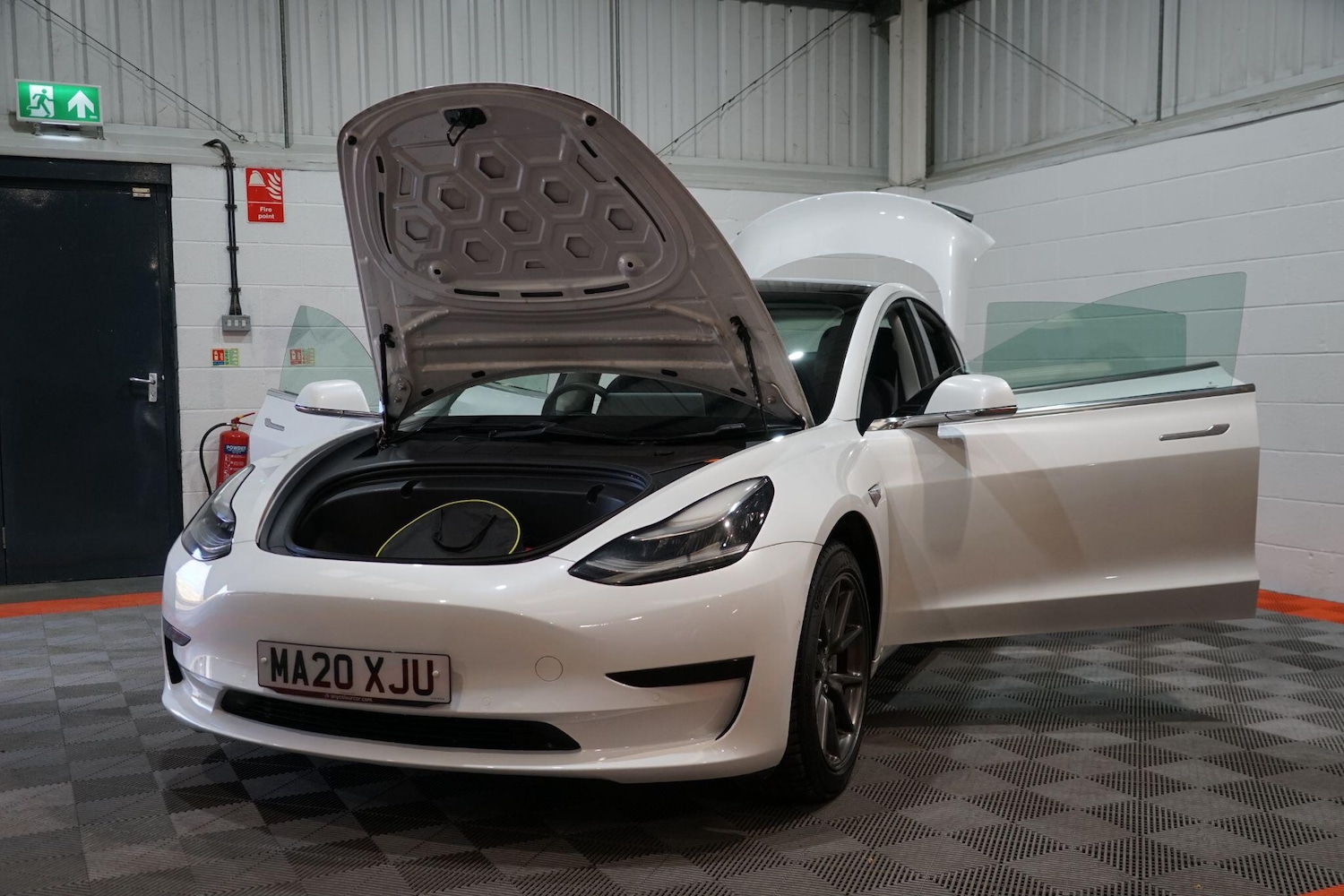 Used Tesla Model 3 2020 for sale - 77253776: Photo 11