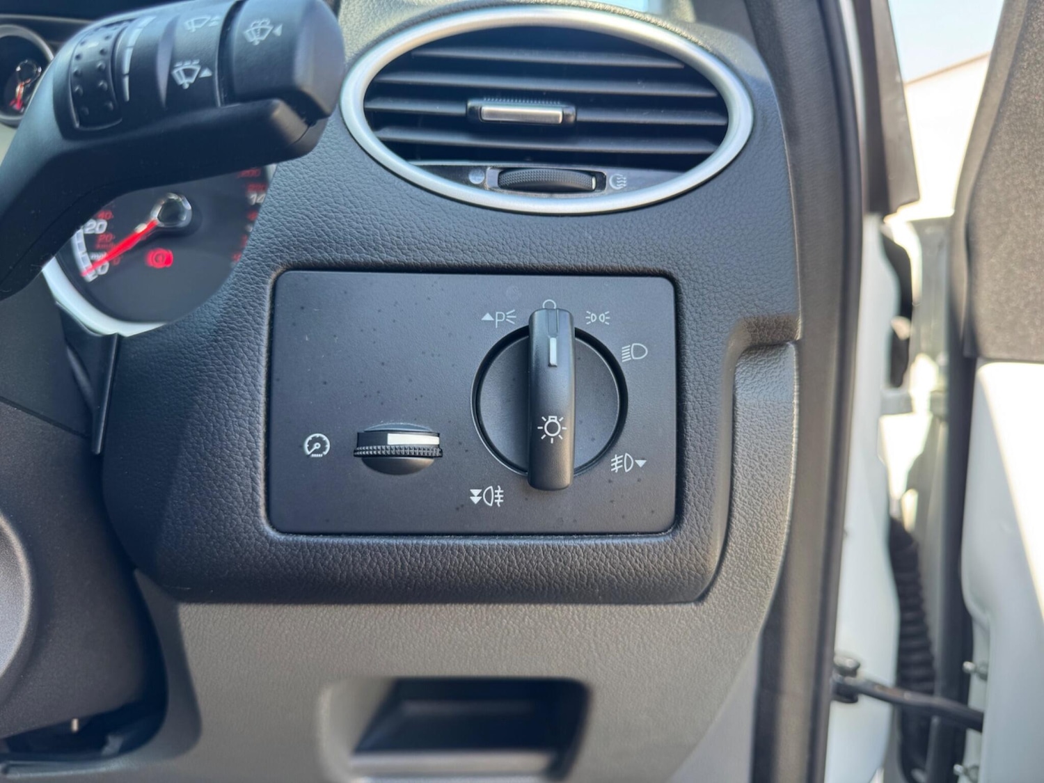 Used Ford Focus 2010 for sale - 76803568: Photo 61