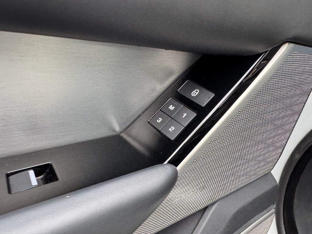 Used Land Rover Range Rover Velar 2018 for sale - 76751354: Photo 46