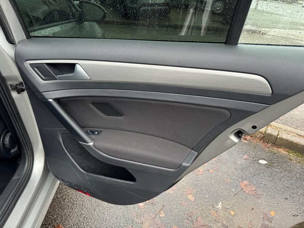 Used Volkswagen Golf 2015 for sale - 76783952: Photo 33