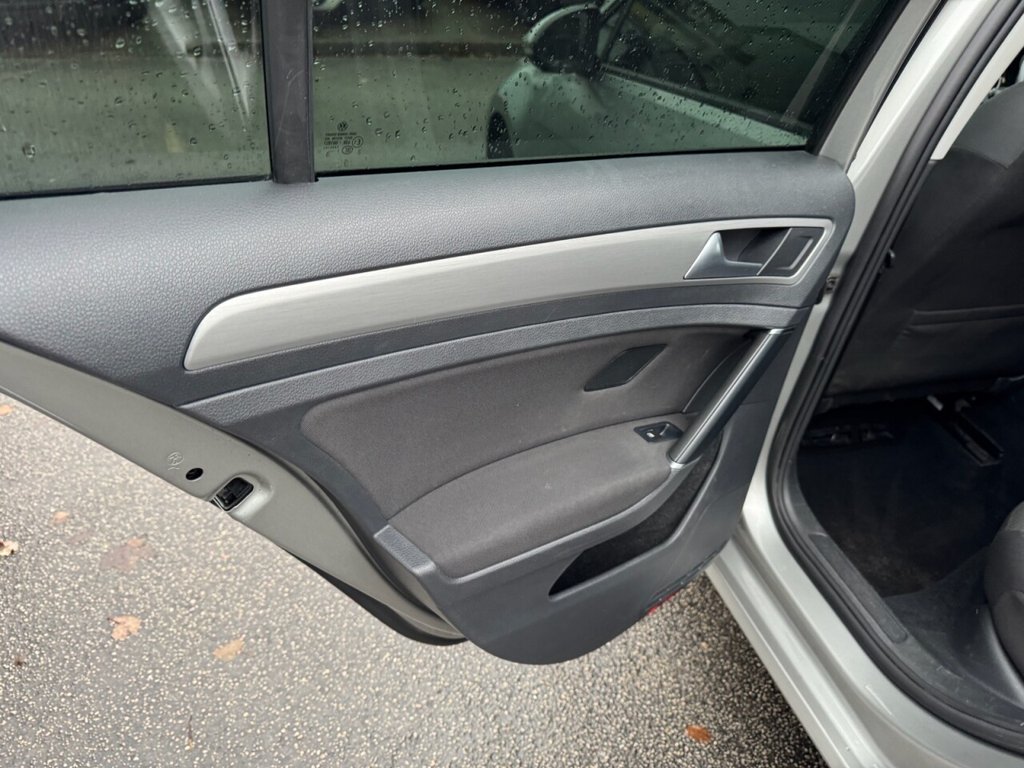 Used Volkswagen Golf 2015 for sale - 76783952: Photo 36