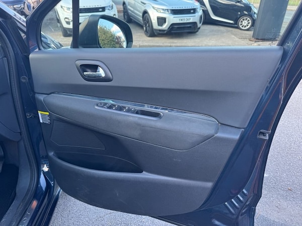 Used Peugeot 5008 2015 for sale - 76061865: Photo 11
