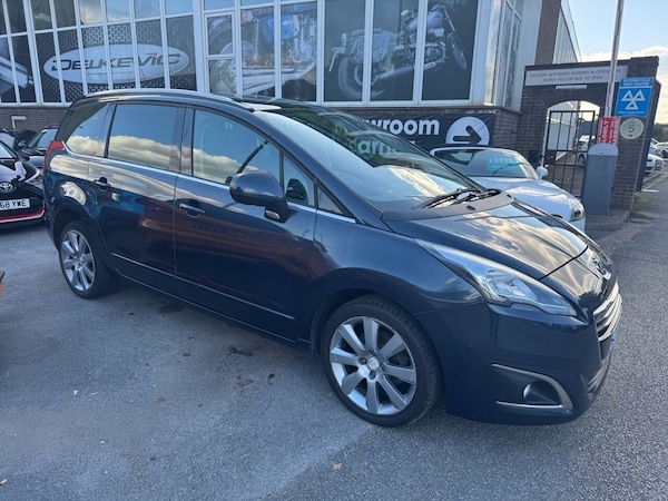Used Peugeot 5008 2015 for sale - 76061865: Photo 1