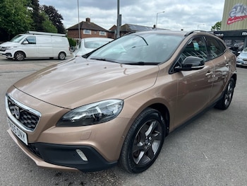 Used Volvo V40 2015 for sale - 79313081: Photo