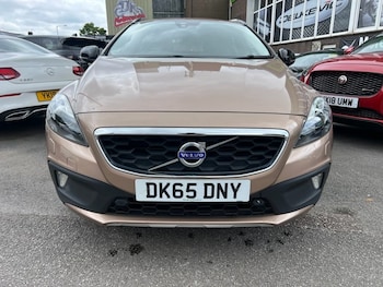 Used Volvo V40 2015 for sale - 79313081: Photo