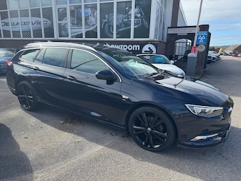 Vauxhall - Insignia