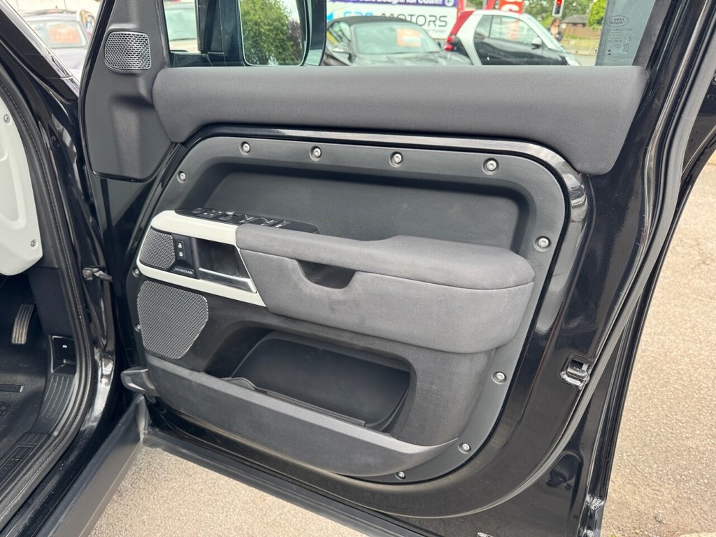 Used Land Rover Defender 2020 for sale - 77669044: Photo 11