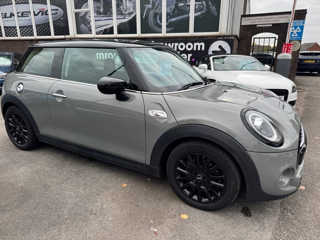 Used MINI Hatch 2019 for sale - 76313227: Photo 1