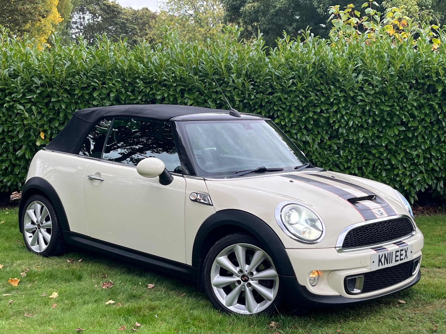 Used MINI Convertible 2011 for sale - 76351427: Photo 1