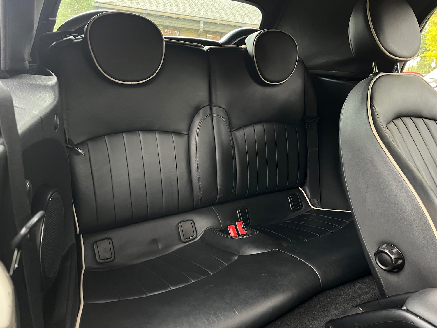 Used MINI Convertible 2011 for sale - 76351427: Photo 12