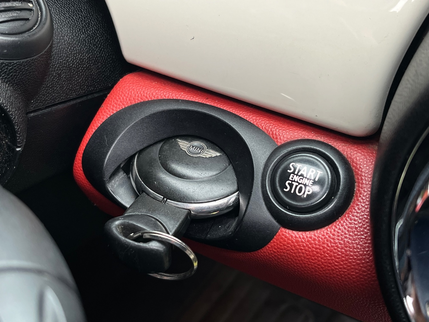 Used MINI Convertible 2011 for sale - 76351427: Photo 19