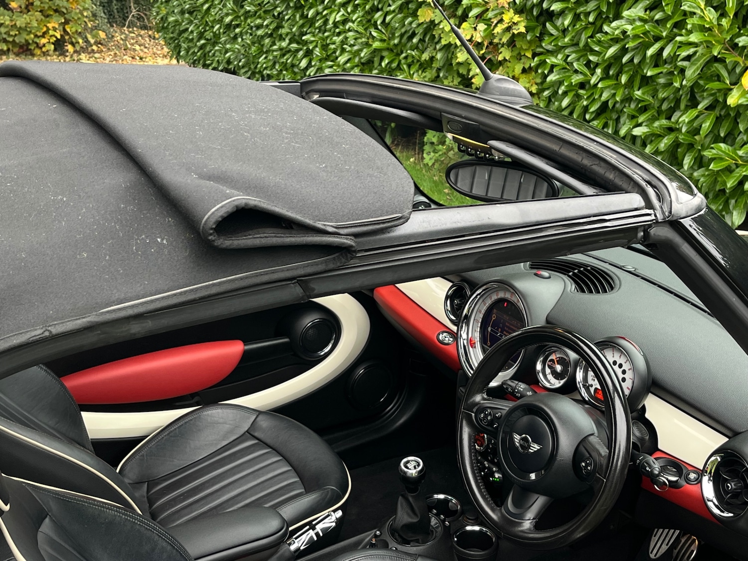 Used MINI Convertible 2011 for sale - 76351427: Photo 30
