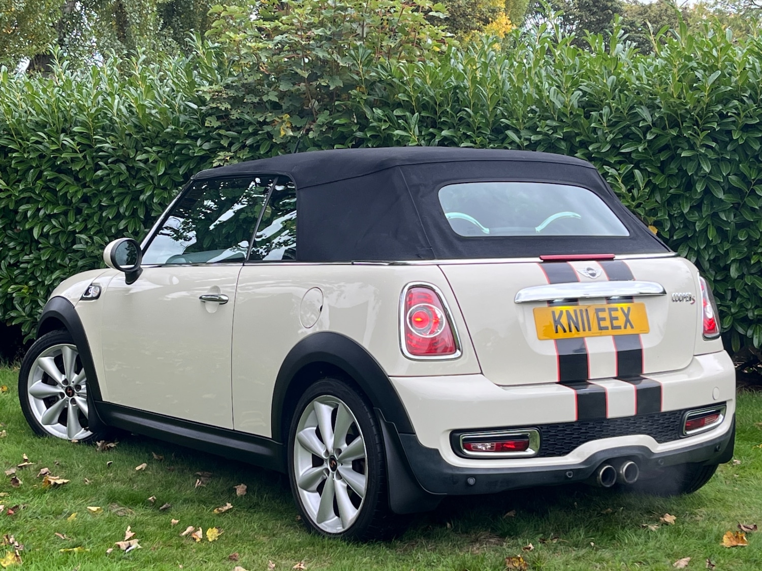 Used MINI Convertible 2011 for sale - 76351427: Photo 6