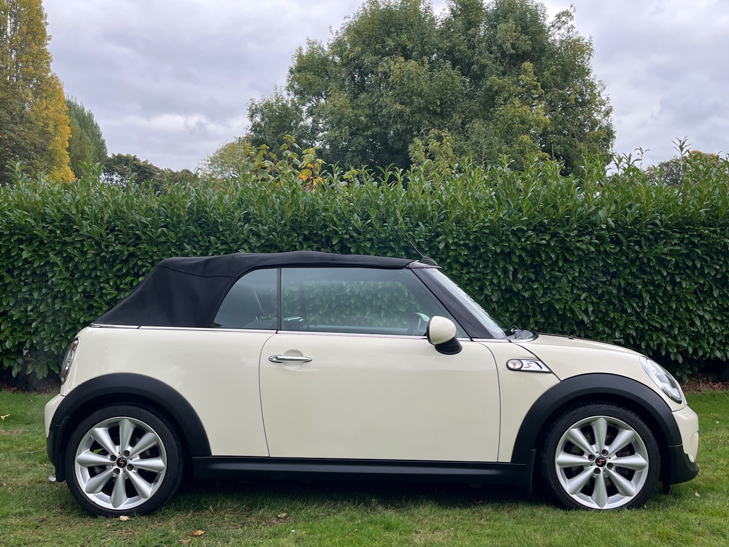 Used MINI Convertible 2011 for sale - 76351427: Photo 7