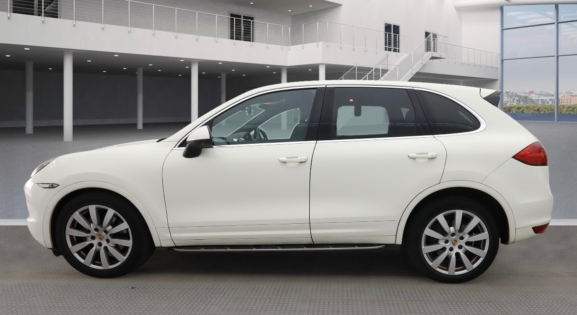 Used Porsche Cayenne 2011 for sale - 76151068: Photo 3