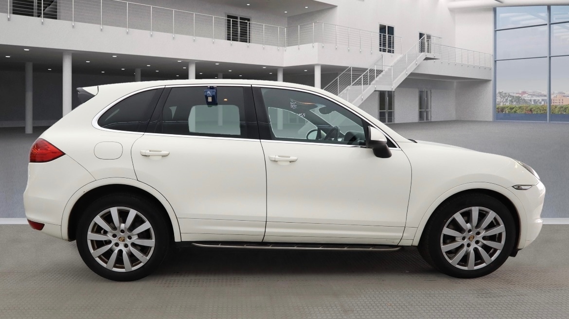 Used Porsche Cayenne 2011 for sale - 76151068: Photo 4