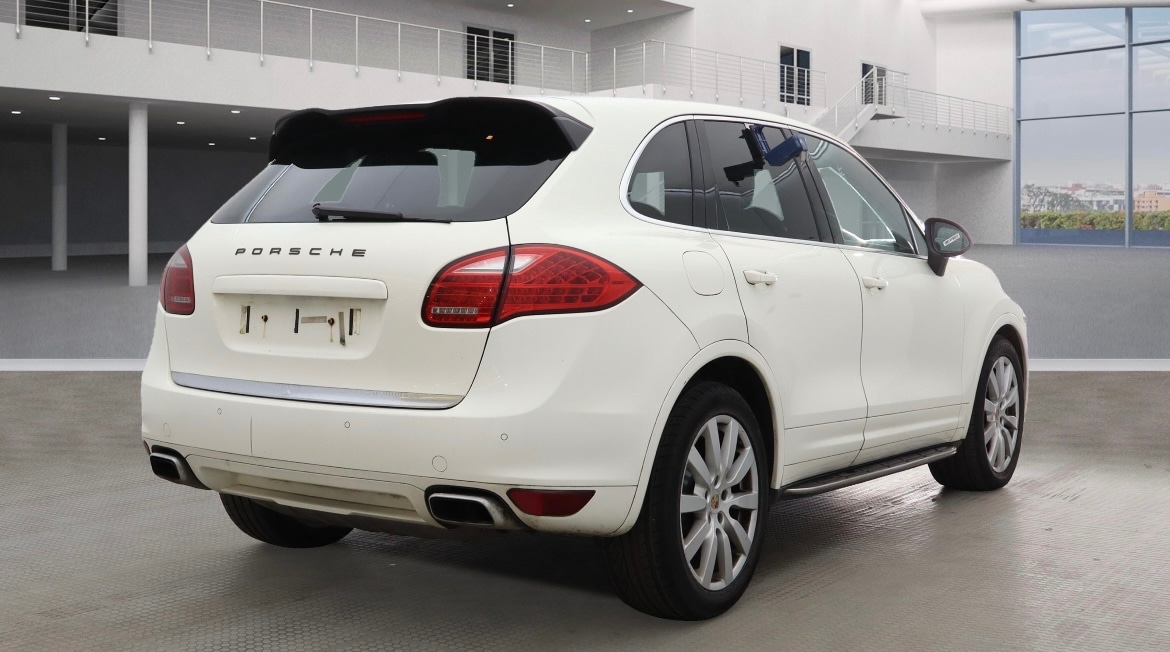 Used Porsche Cayenne 2011 for sale - 76151068: Photo 5