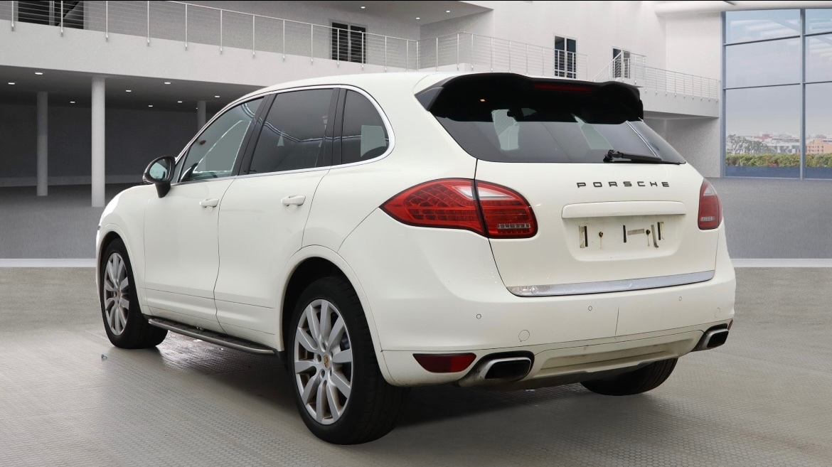 Used Porsche Cayenne 2011 for sale - 76151068: Photo 6