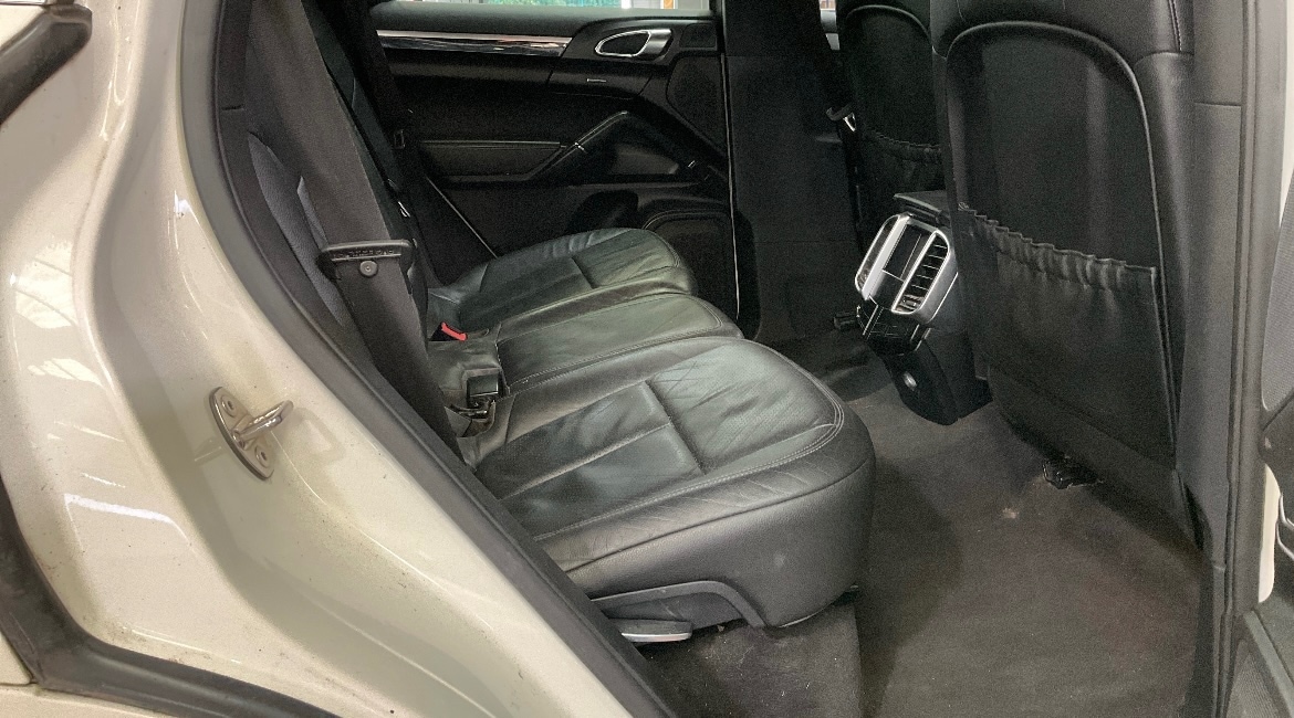 Used Porsche Cayenne 2011 for sale - 76151068: Photo 8