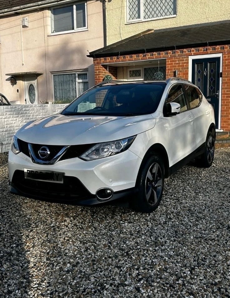 Used Nissan Qashqai 2016 for sale - 76627318: Photo 2