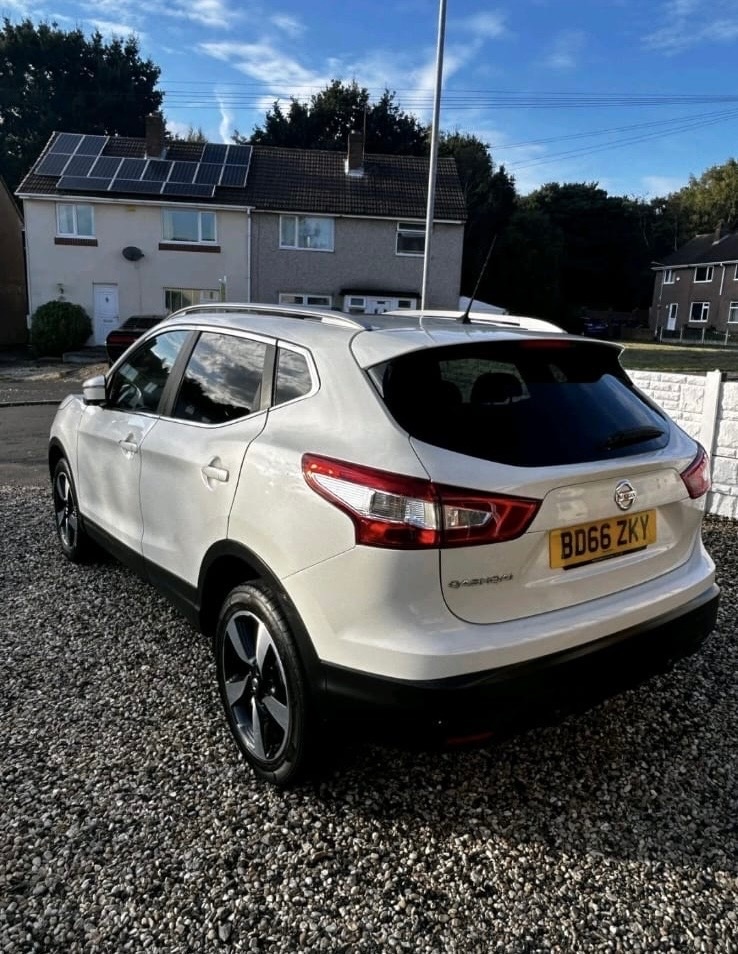 Used Nissan Qashqai 2016 for sale - 76627318: Photo 5