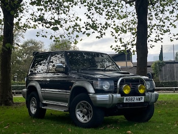 Mitsubishi - Pajero