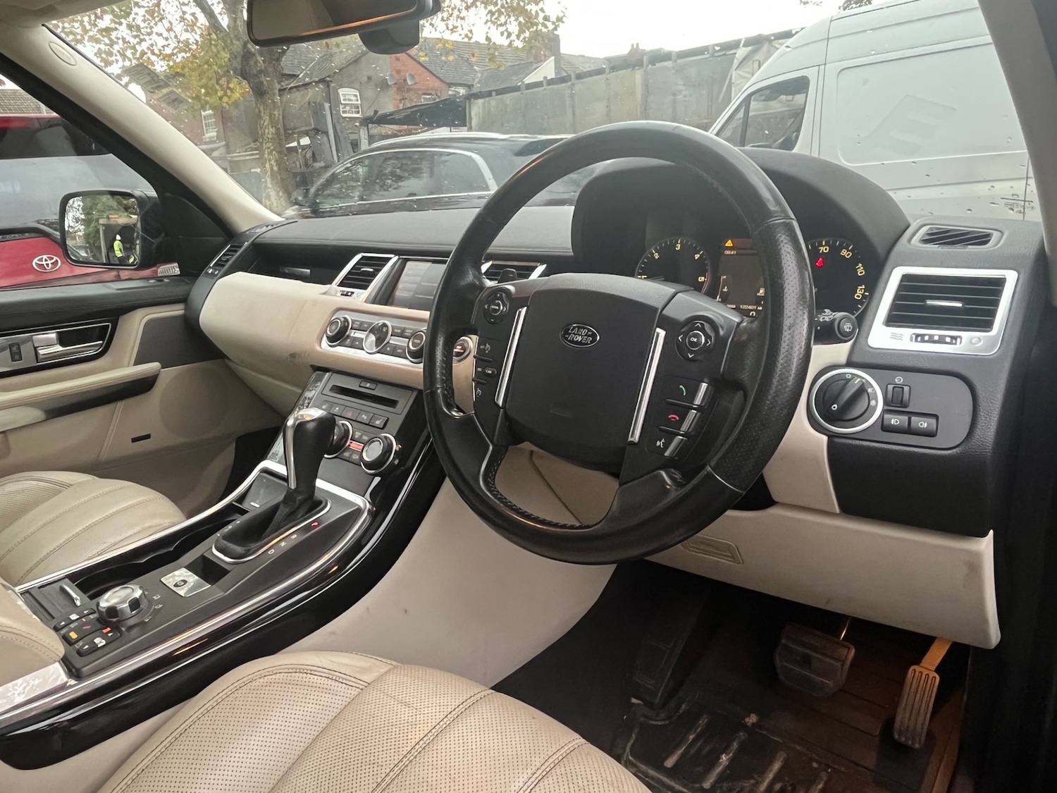 Used Land Rover Range Rover Sport 2009 for sale - 76372409: Photo 9