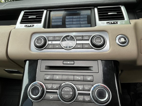Used Land Rover Range Rover Sport 2010 for sale - 72295898: Photo 10