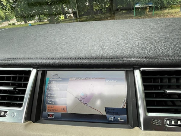 Used Land Rover Range Rover Sport 2010 for sale - 72295898: Photo 11