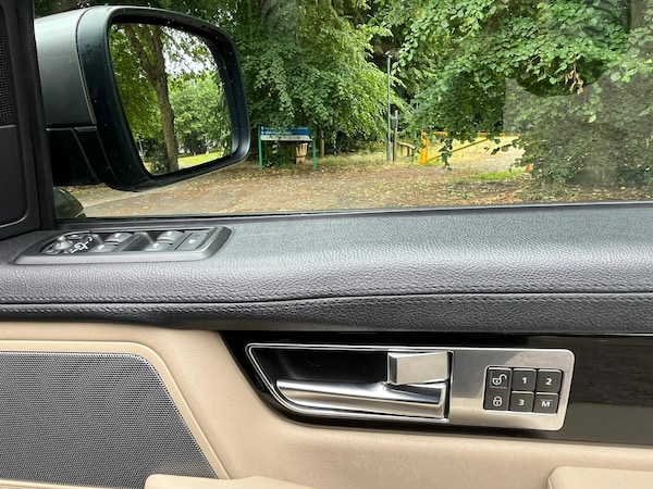 Used Land Rover Range Rover Sport 2010 for sale - 72295898: Photo 8