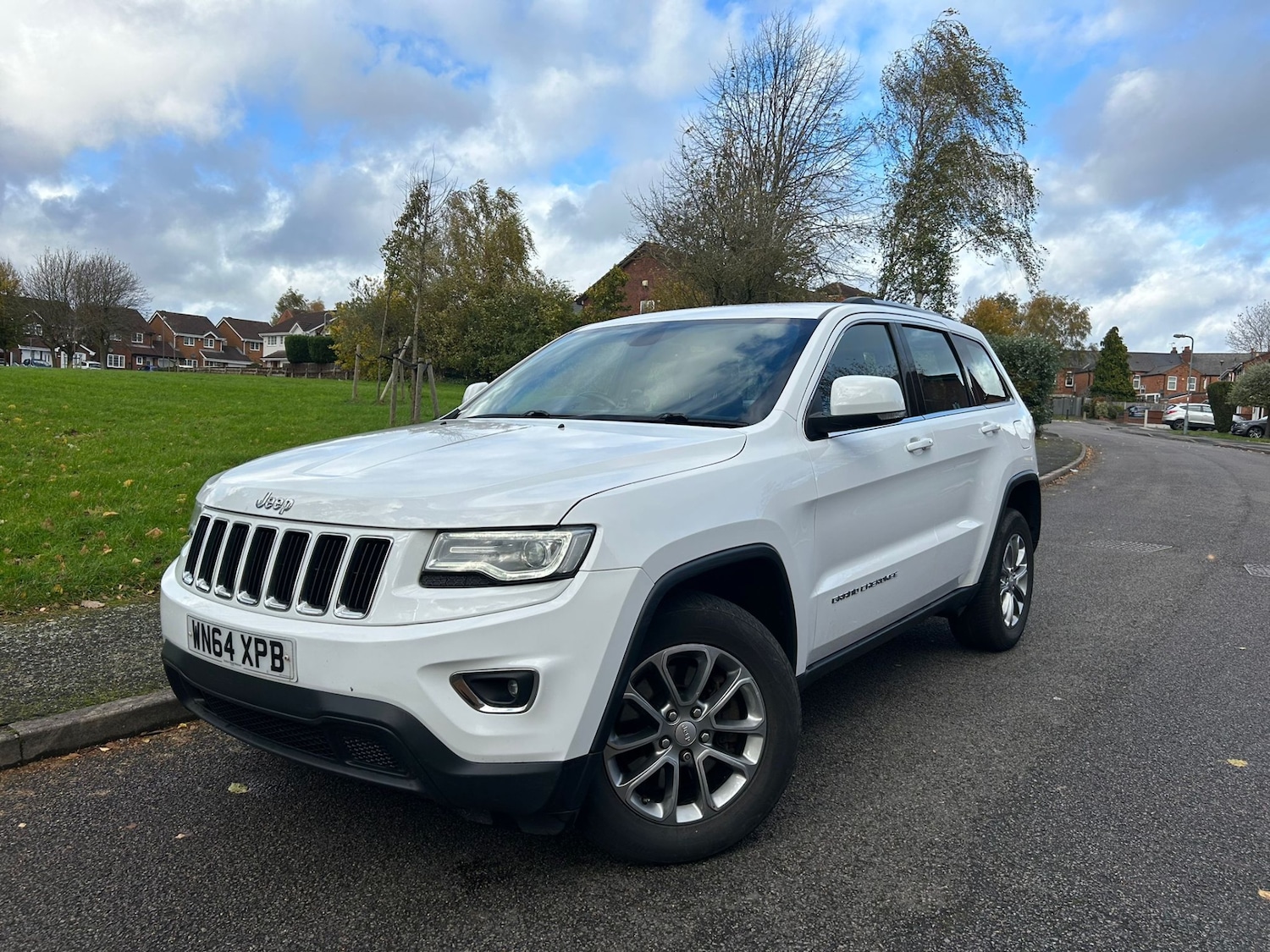 Used Jeep Grand Cherokee 2014 for sale - 76627329: Photo 2