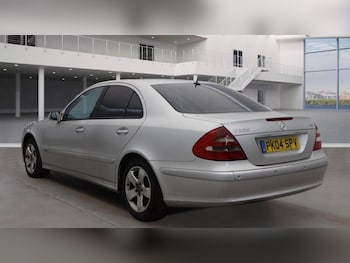 Used Mercedes-Benz E-Class 2004 for sale - 75386933: Photo
