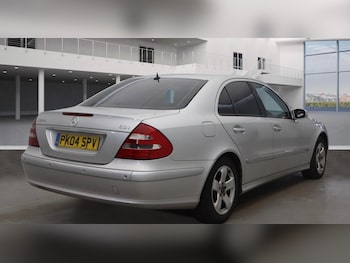 Used Mercedes-Benz E-Class 2004 for sale - 75386933: Photo