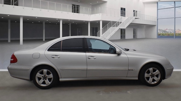 Used Mercedes-Benz E-Class 2004 for sale - 75386933: Photo 5