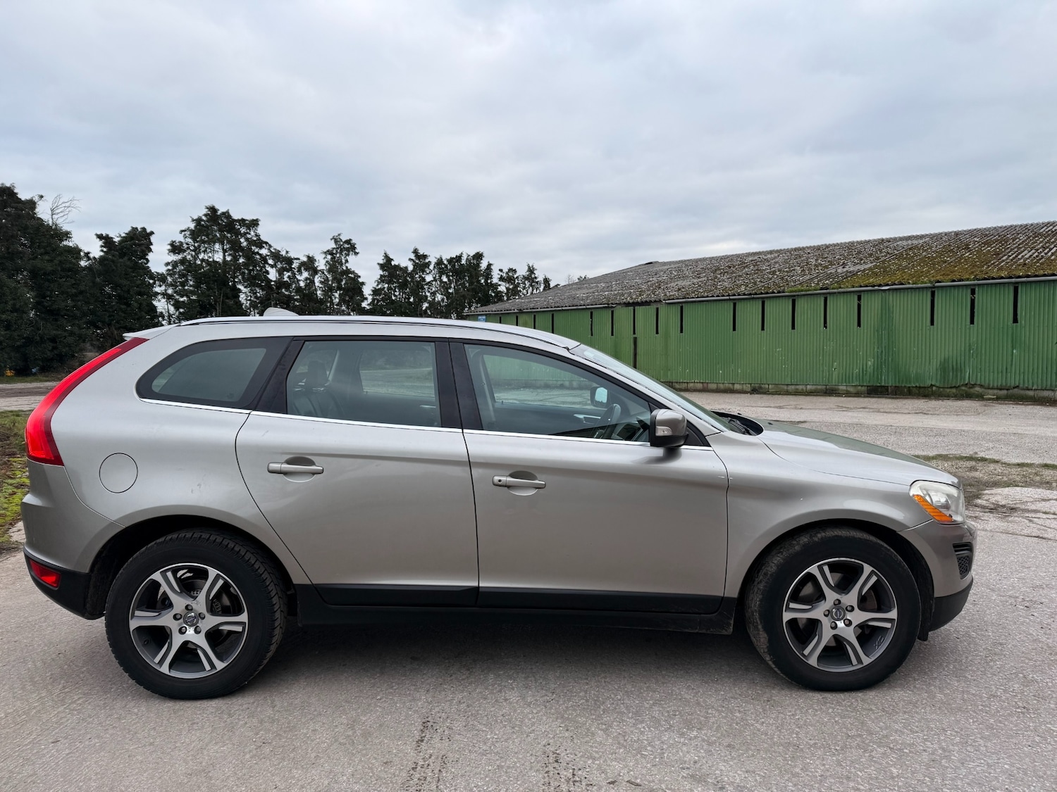 Used Volvo XC60 2010 for sale - 77069445: Photo 6