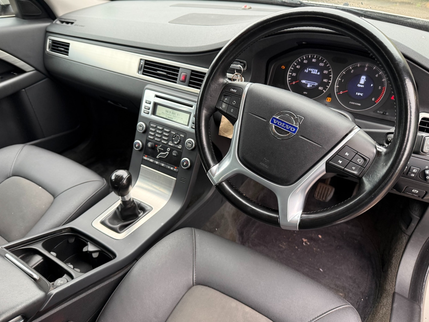 Used Volvo V70 2009 for sale - 77283090: Photo 10