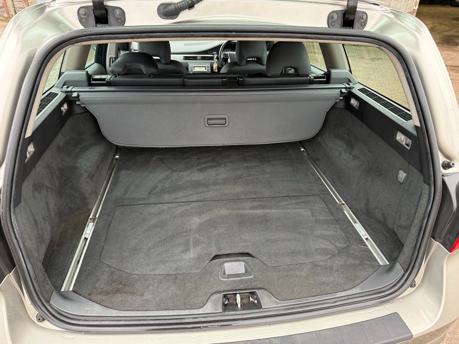 Used Volvo V70 2009 for sale - 77283090: Photo 12