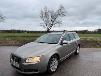 Used Volvo V70 2009 for sale - 77283090: Photo