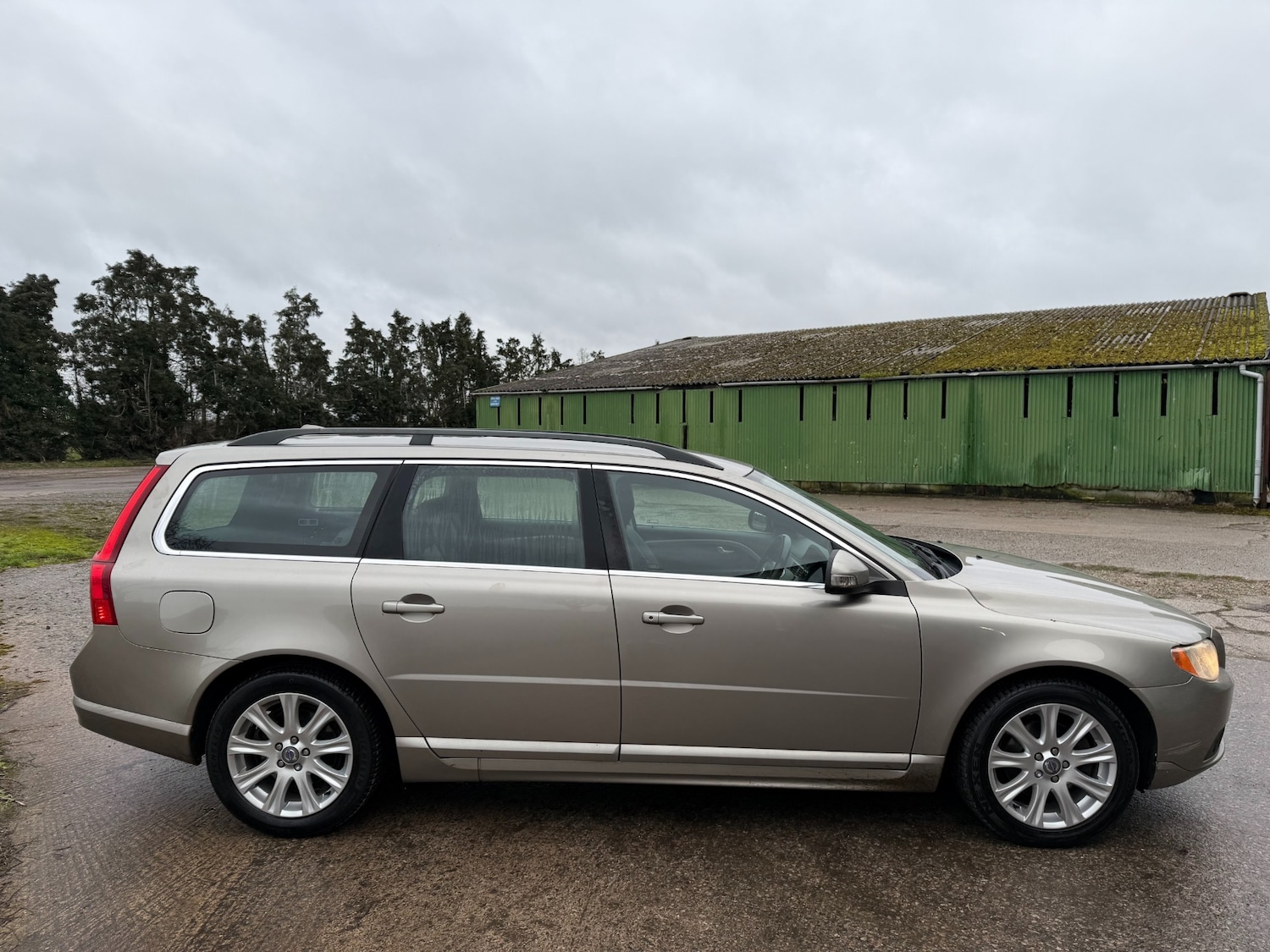 Used Volvo V70 2009 for sale - 77283090: Photo 6