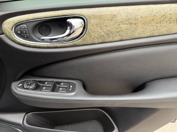Used Jaguar XJ 2004 for sale - 76230121: Photo 16