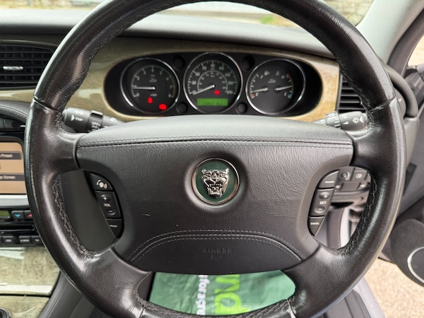 Used Jaguar XJ 2004 for sale - 76230121: Photo 17