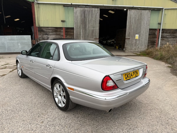 Used Jaguar XJ 2004 for sale - 76230121: Photo 4